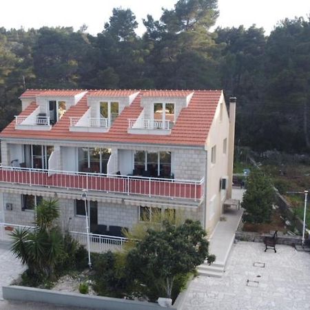 Luxury Apartments Oasis Lumbarda Exterior photo